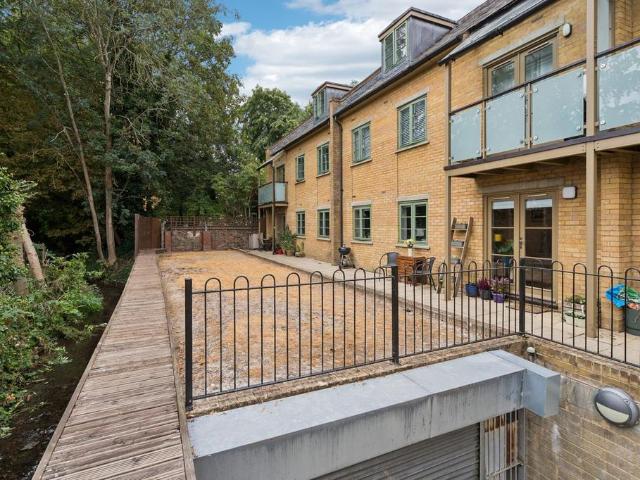 Flat for sale in King's Walden, Hertfordshire