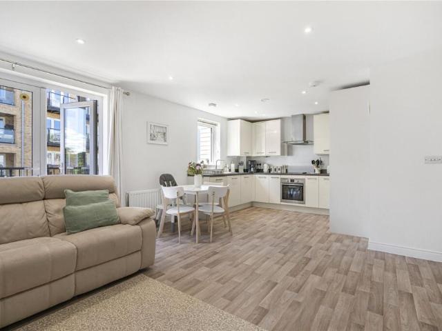 Flat for sale in Bleriot Gate, Runnymede
