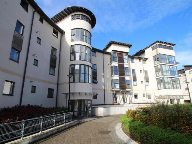 Flat for sale in Rodbourne, Swindon