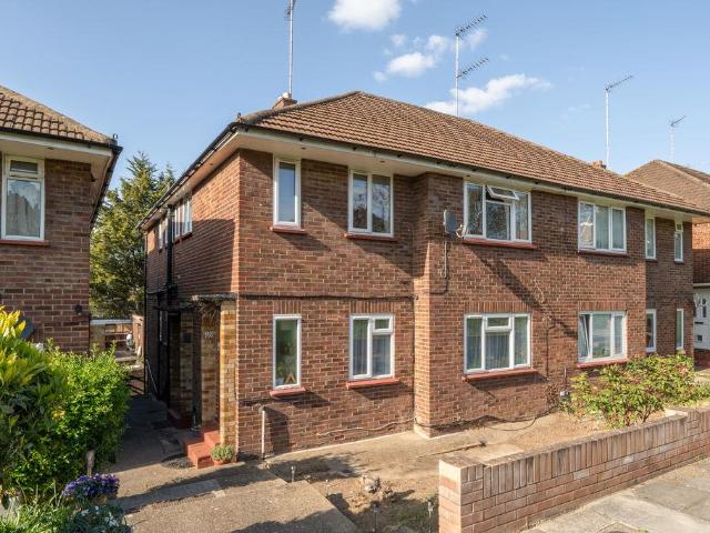 Flat for sale in Southgate, Oakwood