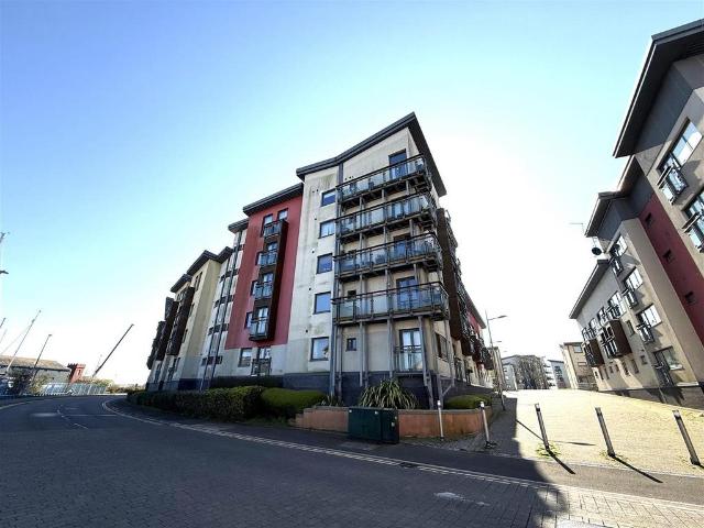 Flat for sale in SA1 Swansea Waterfront, Nangreaves