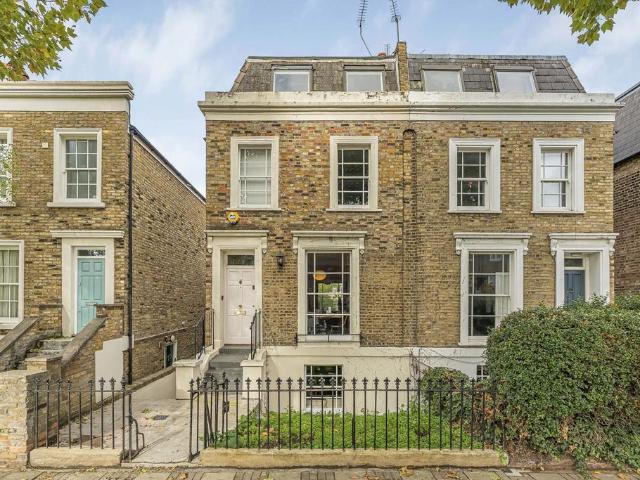 Flat for sale in Haggerston, De Beauvoir Town