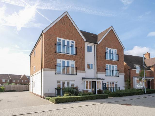 Flat for sale in Bourne Vale, Kent
