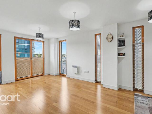 Flat for sale in Brompton, Gillingham