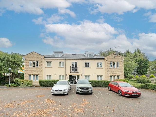 Flat for sale in Moor Allerton, Leeds