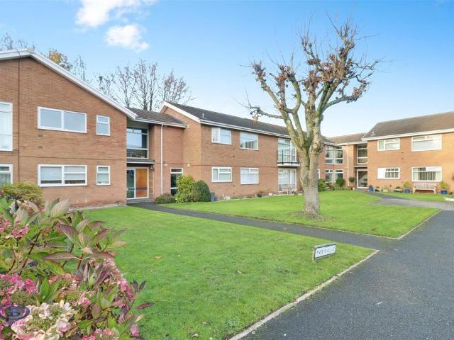 Flat for sale in Alsager