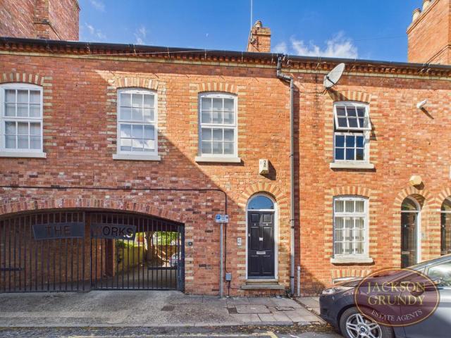 Flat for sale in Phippsville, Northampton