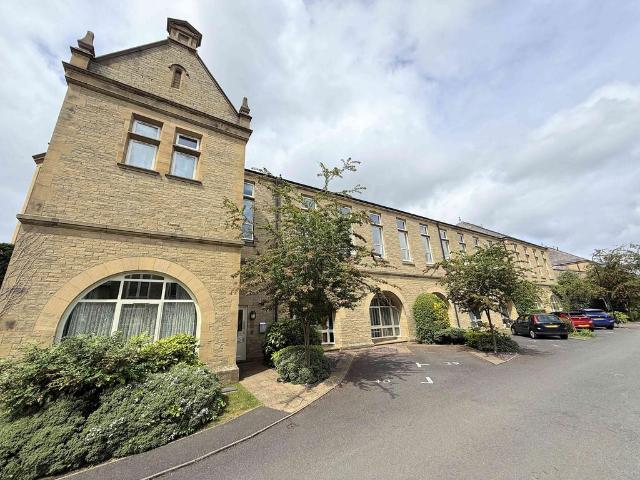 Flat for sale in Heath, Savile Park