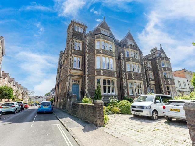 Flat for sale in Clifton Village, Feckenham