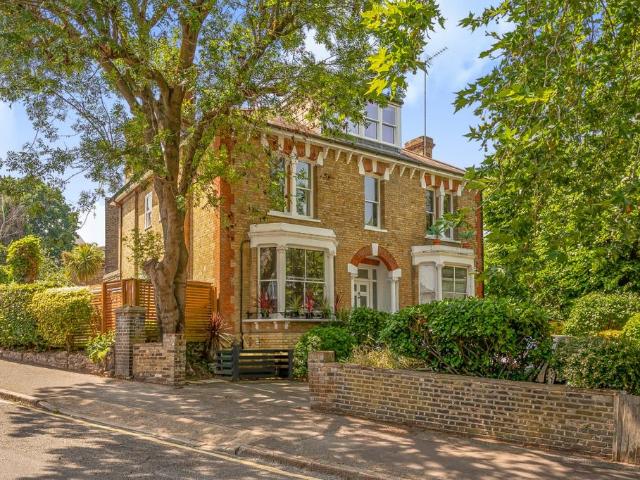 Flat for sale in East Greenwich, Greater London