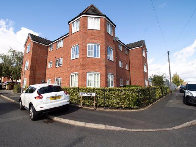 Flat for sale in Lee Bank, Greater Manchester