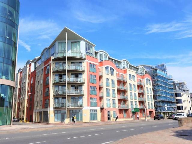 Flat for sale in St Helier, Greater London