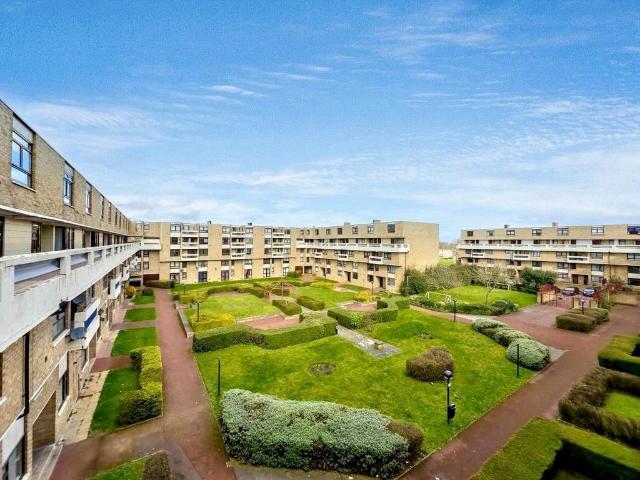 Flat for sale in Sulgrave, Washington