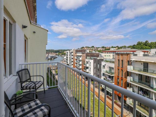 Flat for sale in Spike Island, Feckenham
