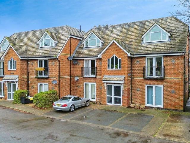 Flat for sale in Battle, Reading