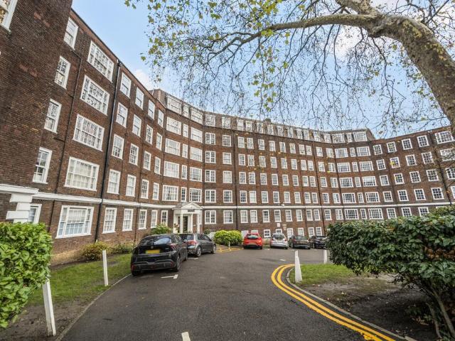 Flat for sale in Chalk Farm, Primrose Hill