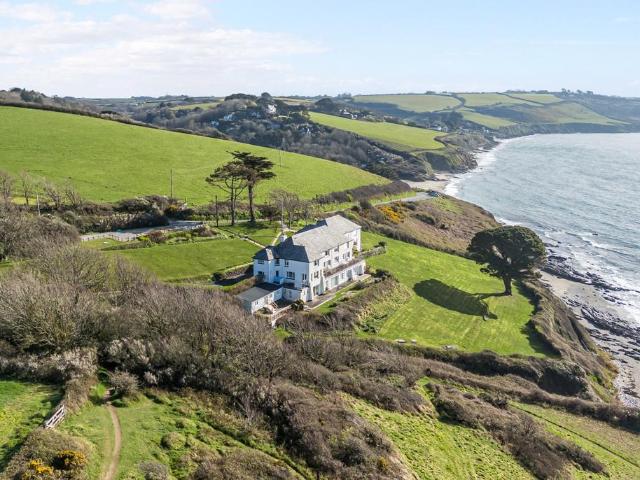 Flat for sale in Gerrans, Cornwall