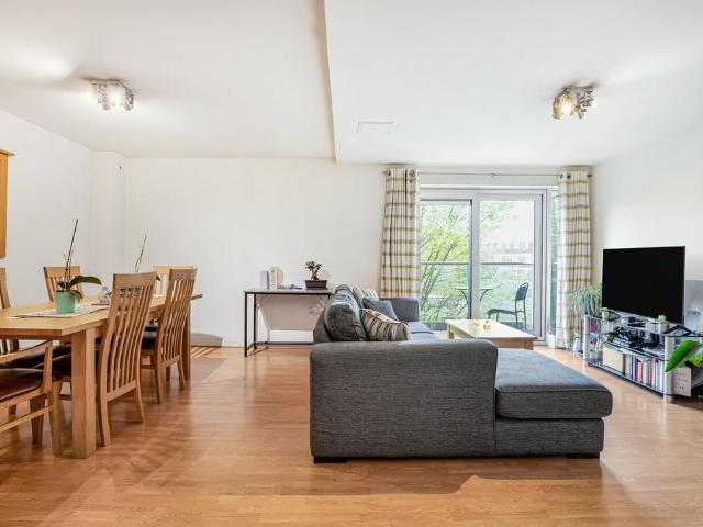 Flat for sale in Ratcliffe, Limehouse