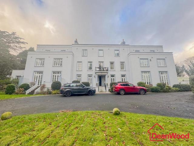 Flat for sale in Douglas, Scotland