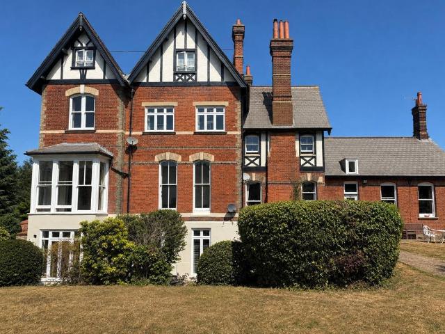 Flat for sale in Blackbrook, Greater London