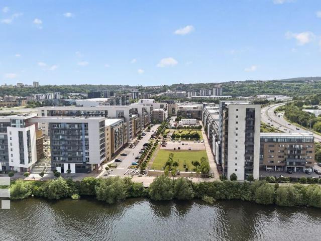 Flat for sale in Cardiff International Sports Village, Cardiff