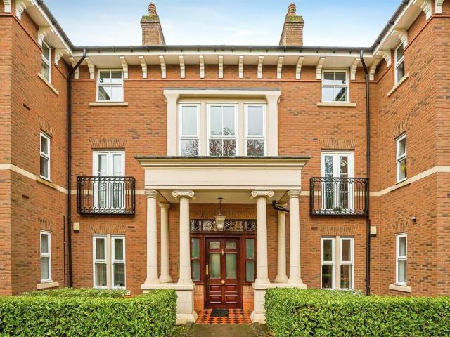 Flat for sale in Upton-by-Chester, Two Mills