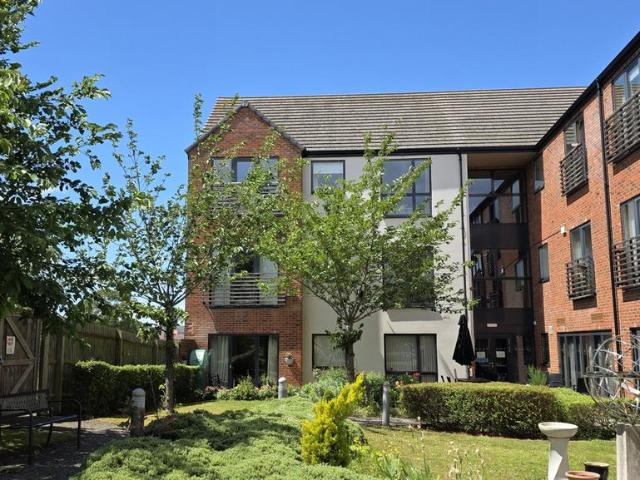 Flat for sale in Alderminster, Warwickshire