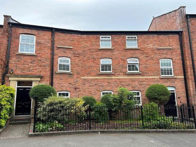 Flat for sale in Alderley Edge