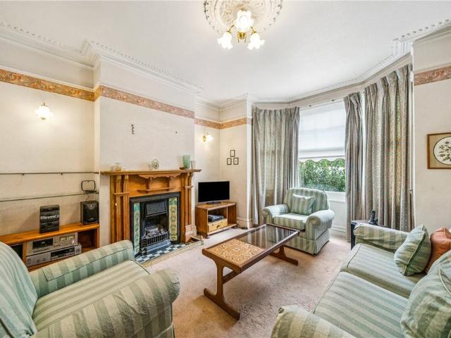 Flat for sale in Fulham, Isle Of Man