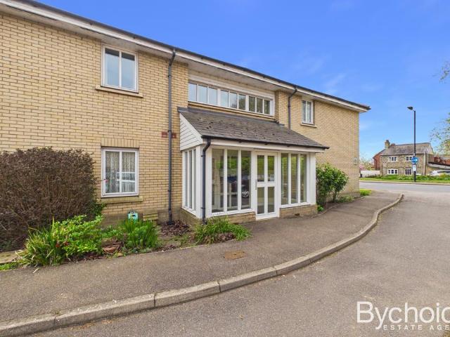 Flat for sale in Sudbury, Chelmondiston