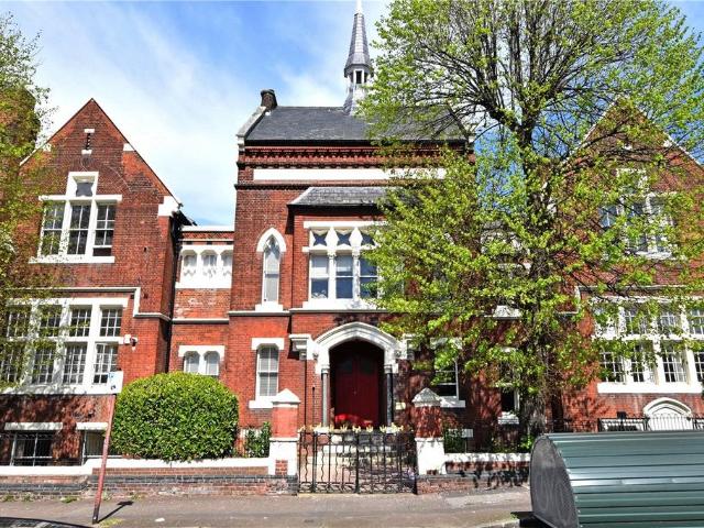 Flat for sale in Greenwich Town Centre, Greater London