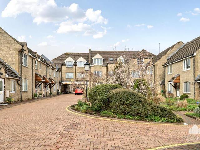 Flat for sale in Winchcombe, Pamington