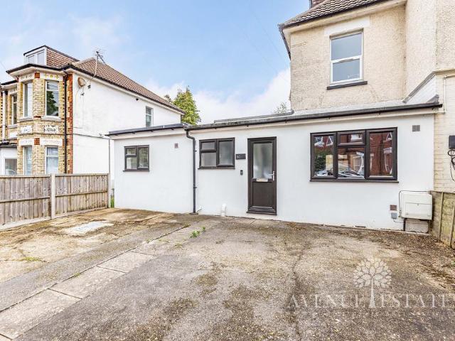 Flat for sale in Boscombe, Bournemouth