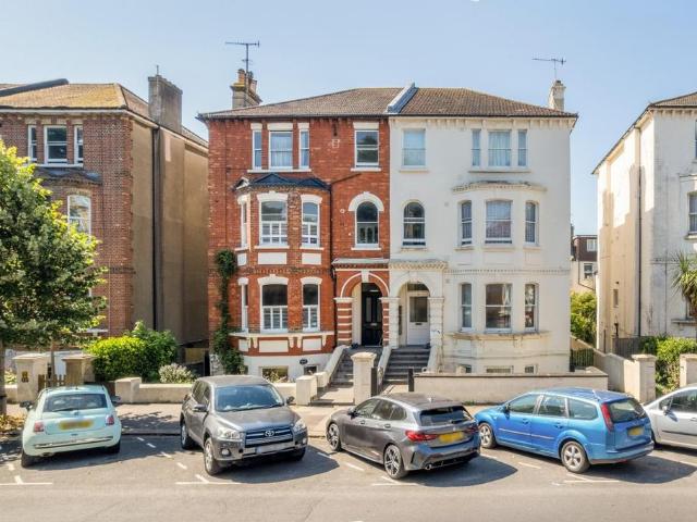 Flat for sale in Aldrington