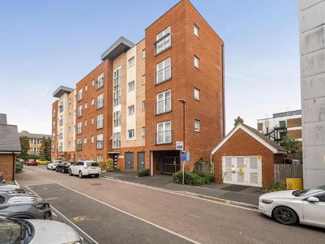 Flat for sale in Denbigh East, Milton Keynes