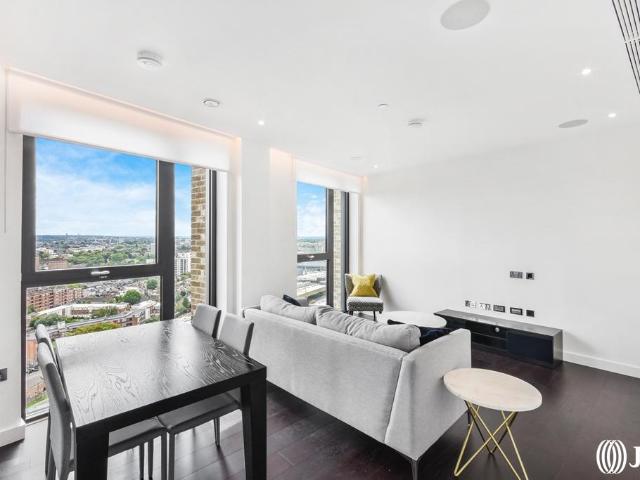 Flat for sale in Nine Elms, Greater London