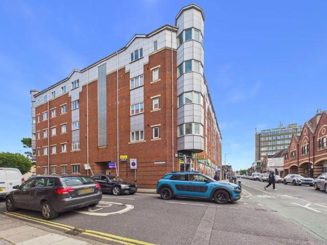 Flat for sale in Fratton, Portsmouth