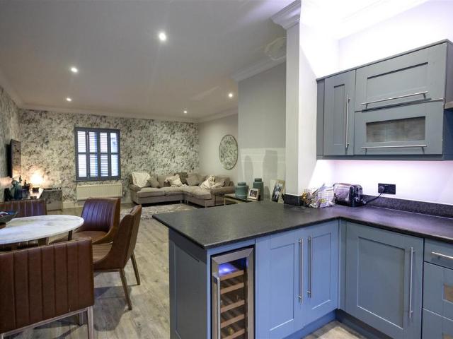 Flat for sale in Ingatestone and Fryerning, Navestock Side