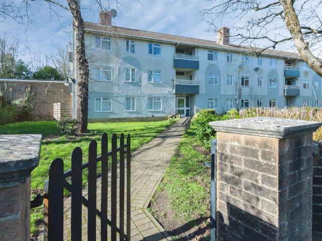 Flat for sale in Bear Cross, Kinson