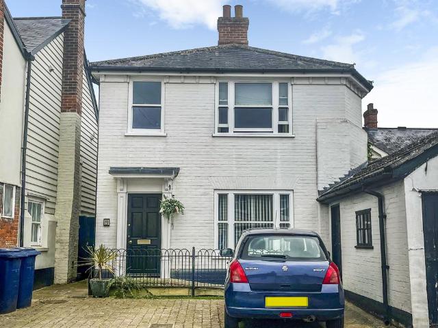 Flat for sale in Chedburgh, Suffolk