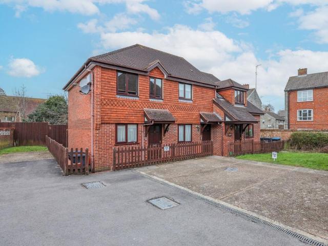 Flat for sale in World's End, Perryfields