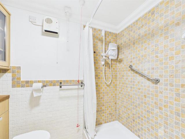 Flat for sale in Hockerill, Colliers End