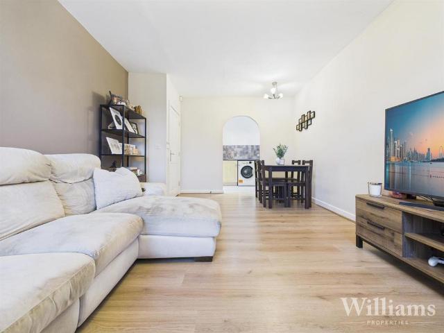 Flat for sale in Coldharbour, Buckinghamshire