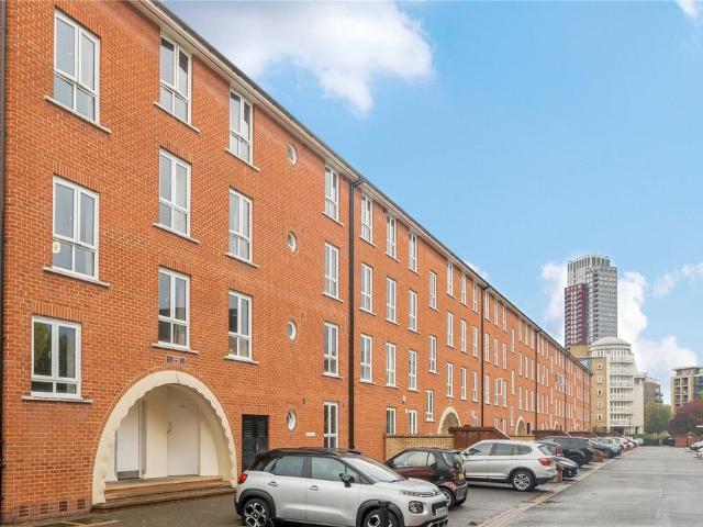 Flat for sale in Rotherhithe, Greater London