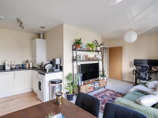 Flat for sale in Feckenham, City Of Bristol