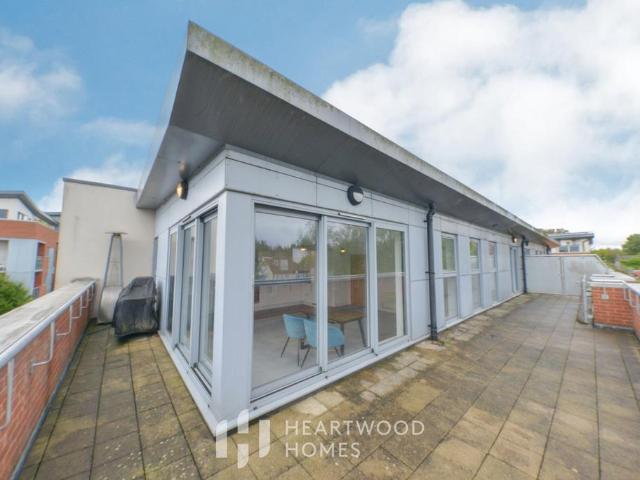 Flat for sale in St Albans, Five Acres