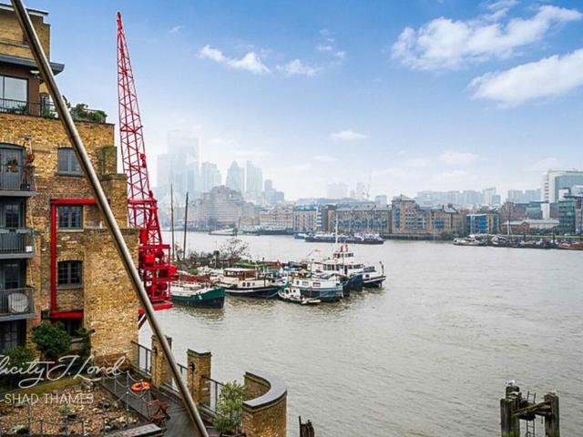 Flat for sale in Bermondsey, Greater London