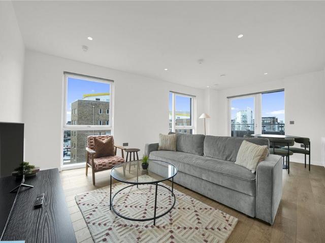 Flat for sale in Ratcliffe, Limehouse