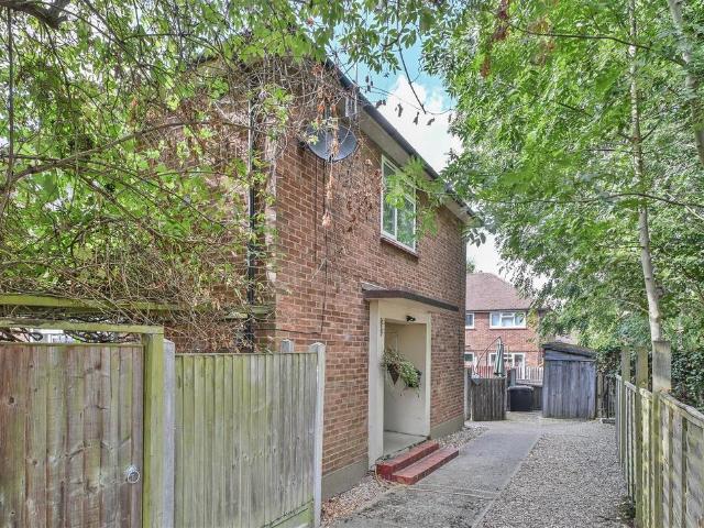 Flat for sale in Hutton Mount, Navestock Side