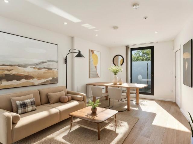 Flat for sale in Kentish Town, Greater London